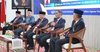 Sekretaris Ditjen Badilag Sampaikan Pesan Integritas dan Resep Bahagia di Pontianak